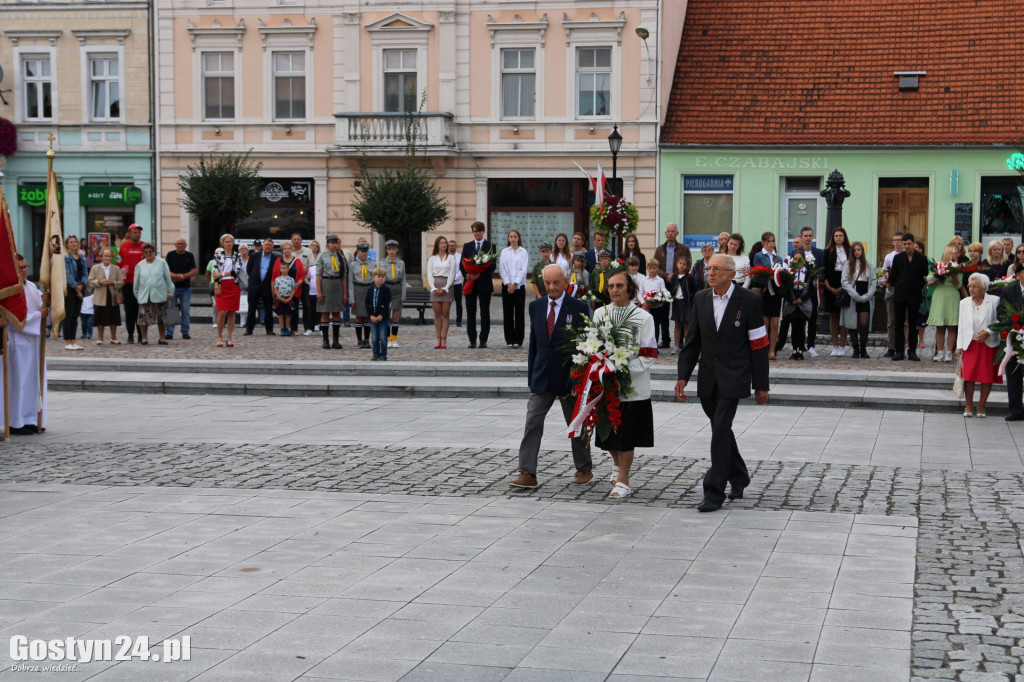 Obchody wybuchu II wojny światowej na rynku w Gostyniu