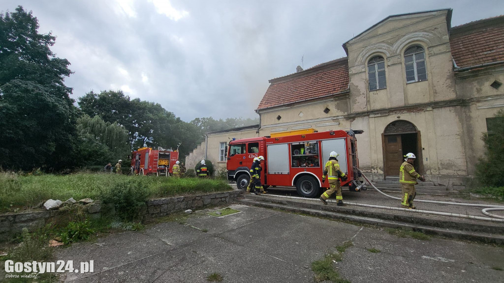 Pożar pałacu w Wydawach, gmina Poniec
