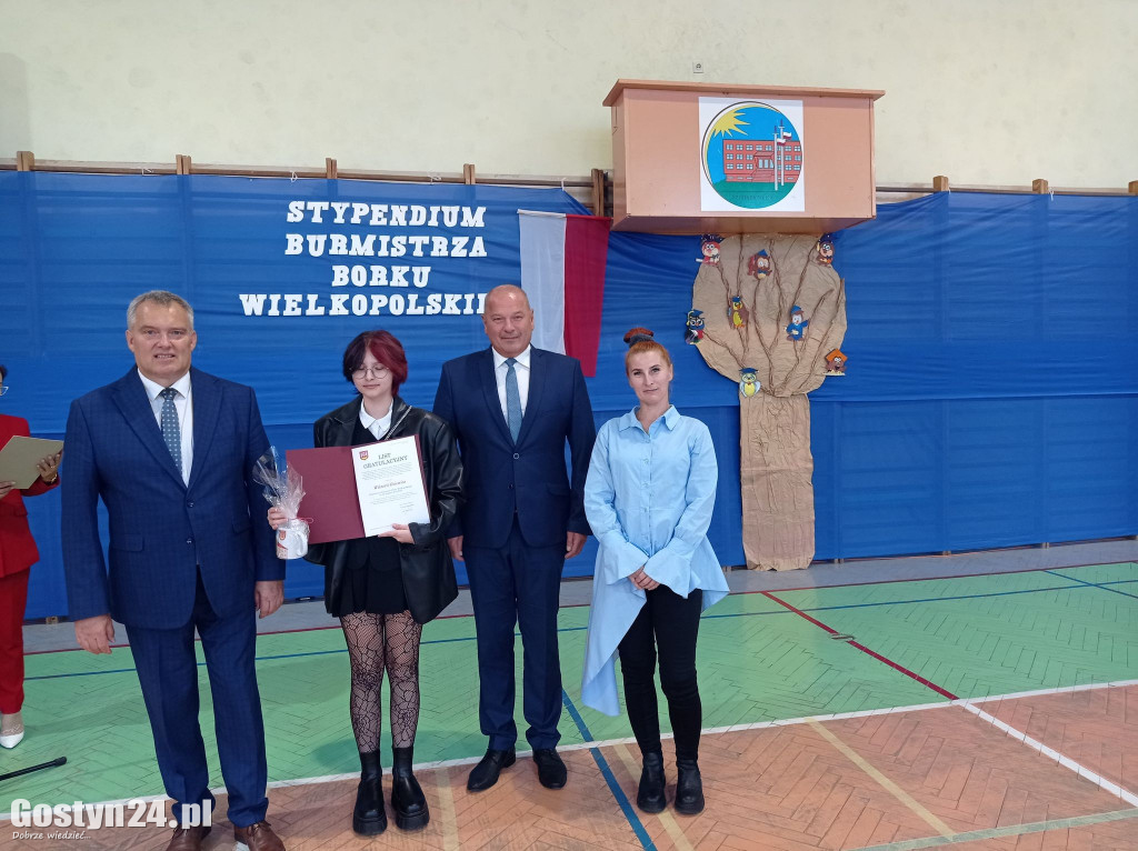 Stypendia burmistrza dla uczniów boreckich szkół