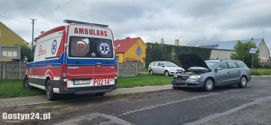 Zderzenie dwóch osobówek w Wycisłowie