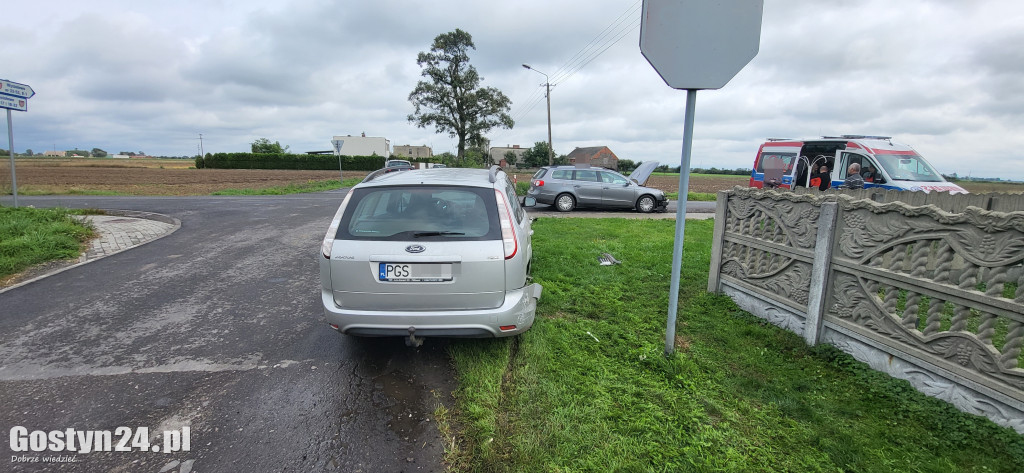 Zderzenie dwóch osobówek w Wycisłowie