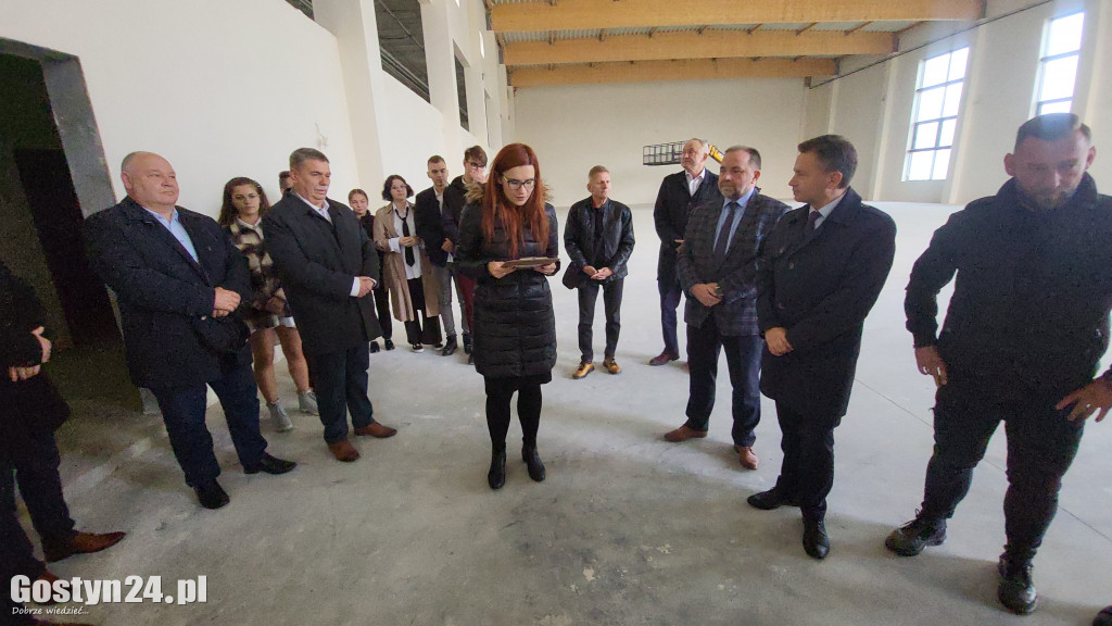 Umieszczenie aktu erekcyjnego w murach ZSZ Gostyń