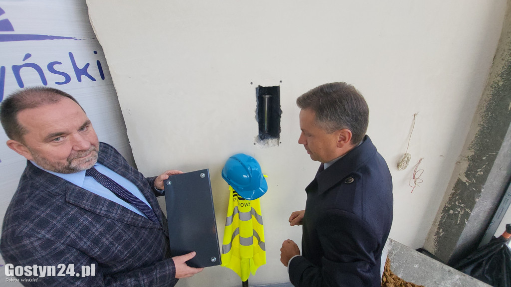 Umieszczenie aktu erekcyjnego w murach ZSZ Gostyń