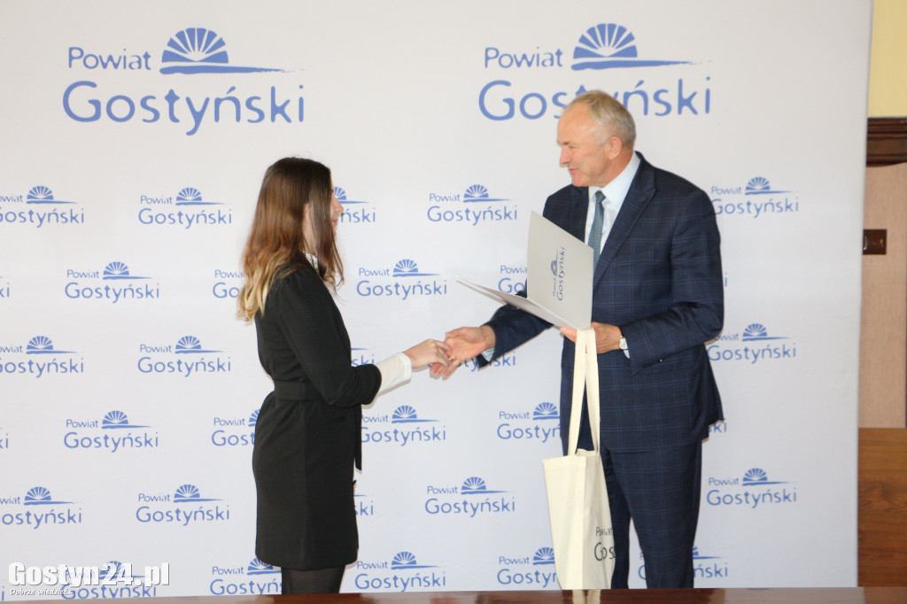 Nagrody dla uczniów za wyniki z egzaminu zawodowego