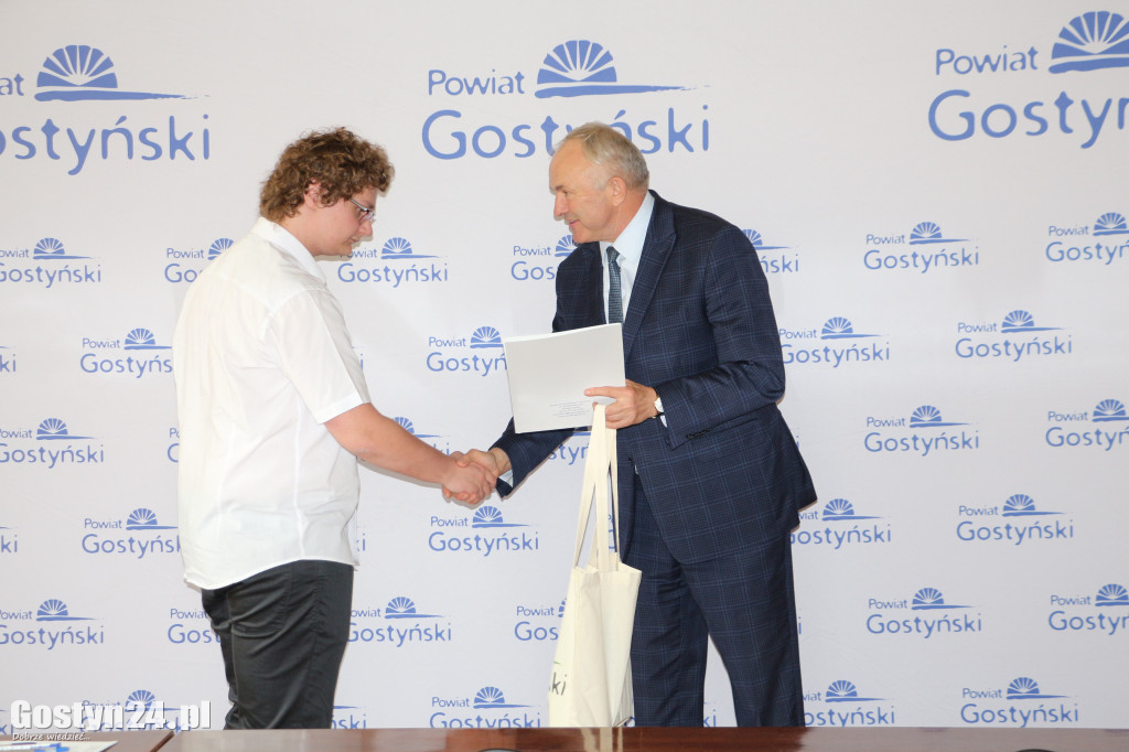 Nagrody dla uczniów za wyniki z egzaminu zawodowego