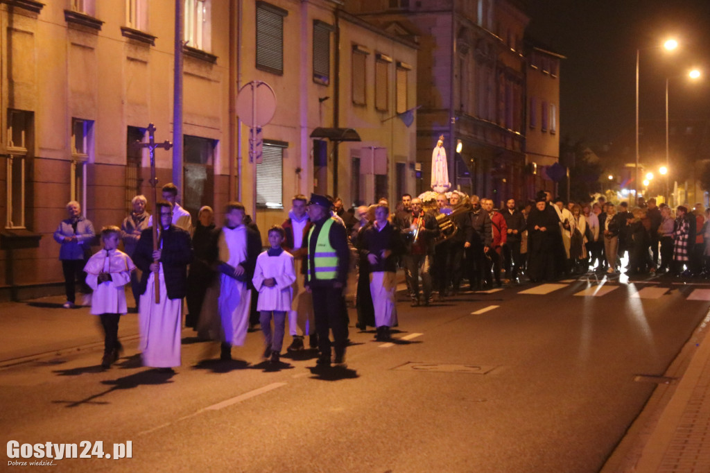 Ostatnia w tym roku Procesja Fatimska ulicami Gostynia