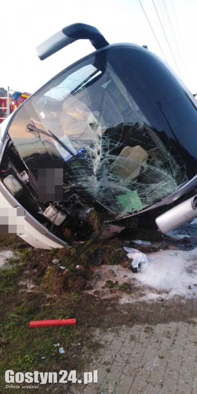 Wypadek autokaru z turystami z Pogorzeli