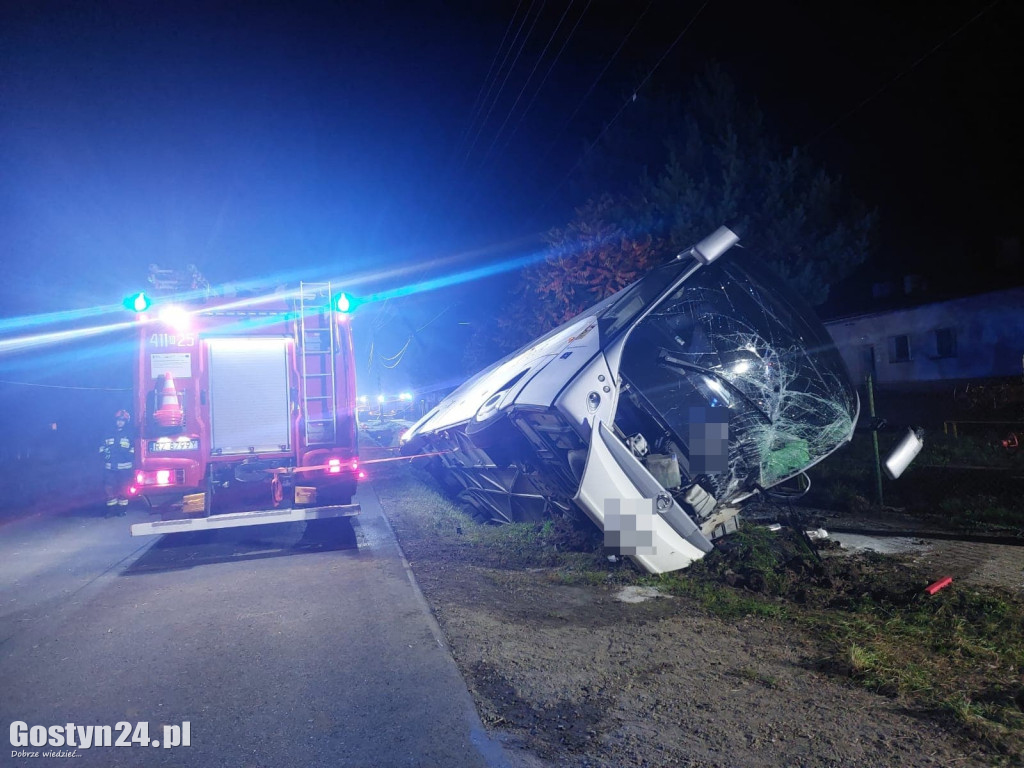 Wypadek autokaru z turystami z Pogorzeli