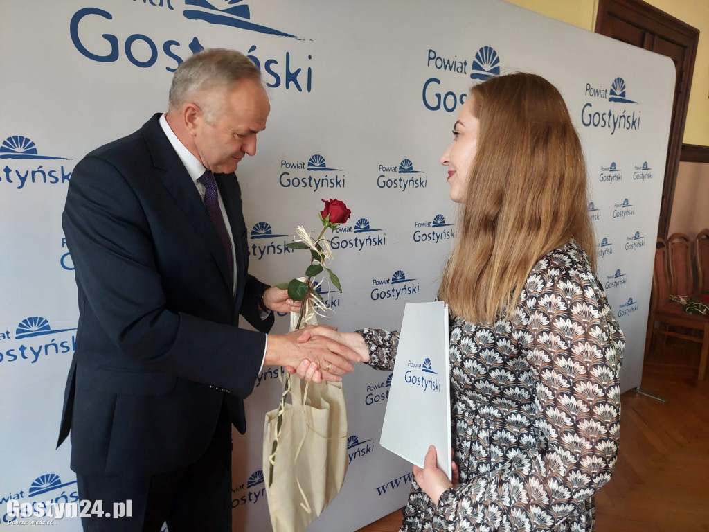 Nagrody z okazji Dnia Edukacji Narodowej w Powiecie
