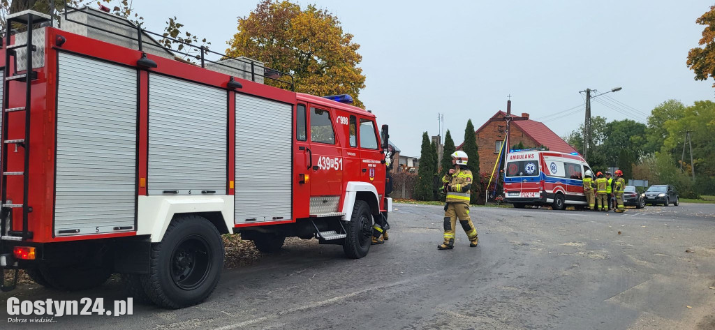 Potrącenie motorowerzystki na DW 438