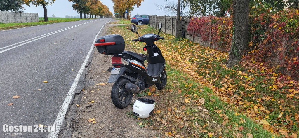 Potrącenie motorowerzystki na DW 438