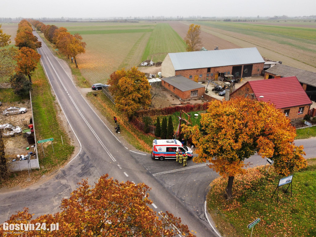 Potrącenie motorowerzystki na DW 438