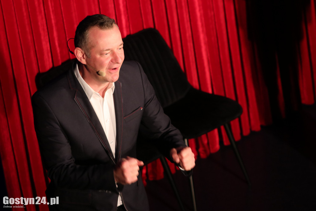 Kabaret Nowaki wystąpił w gostyńskim Hutniku
