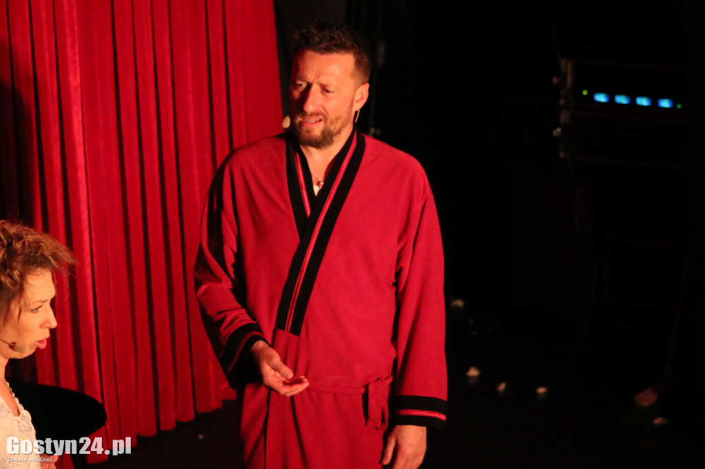 Kabaret Nowaki wystąpił w gostyńskim Hutniku