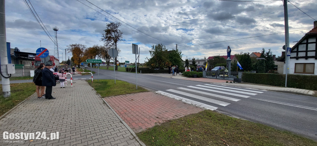 Poświęcenie figury Matki Bożej Wspomożenie Wiernych w Elżbietkowie