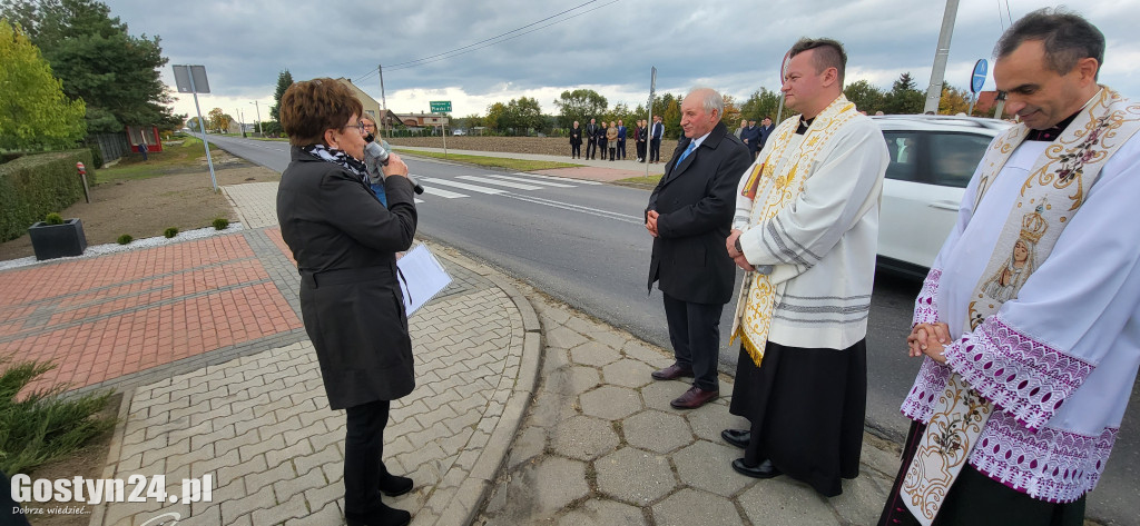 Poświęcenie figury Matki Bożej Wspomożenie Wiernych w Elżbietkowie