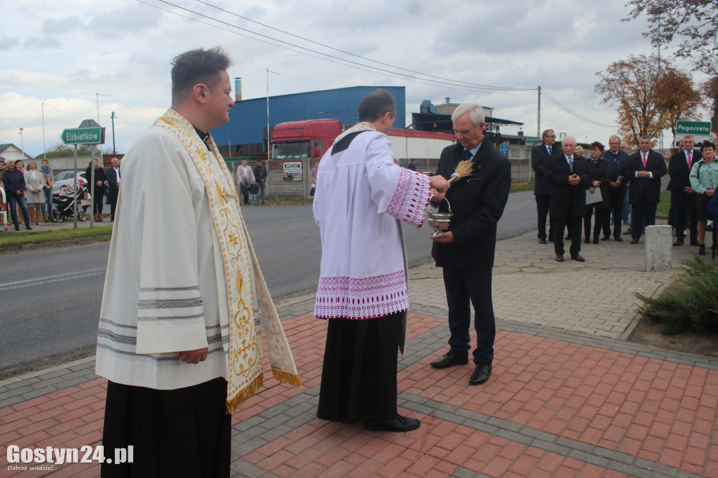 Poświęcenie figury Matki Bożej Wspomożenie Wiernych w Elżbietkowie