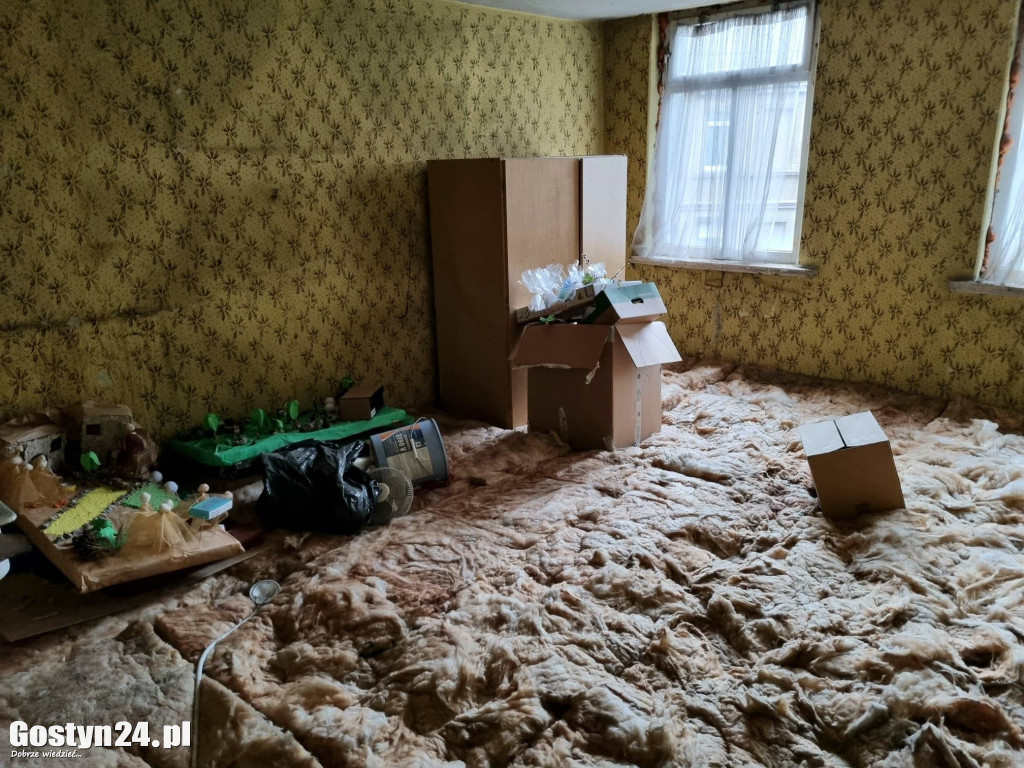 Remont poddasza wikariatu w Poniecu na finiszu