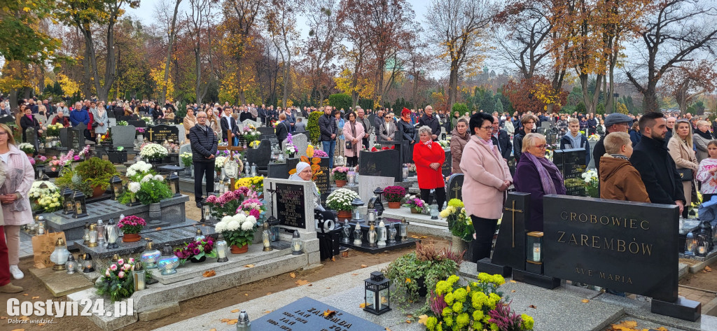 Msza święta na gostyńskim cmentarzu