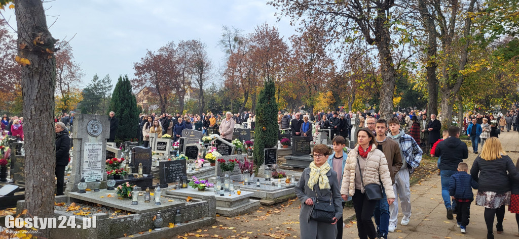 Msza święta na gostyńskim cmentarzu