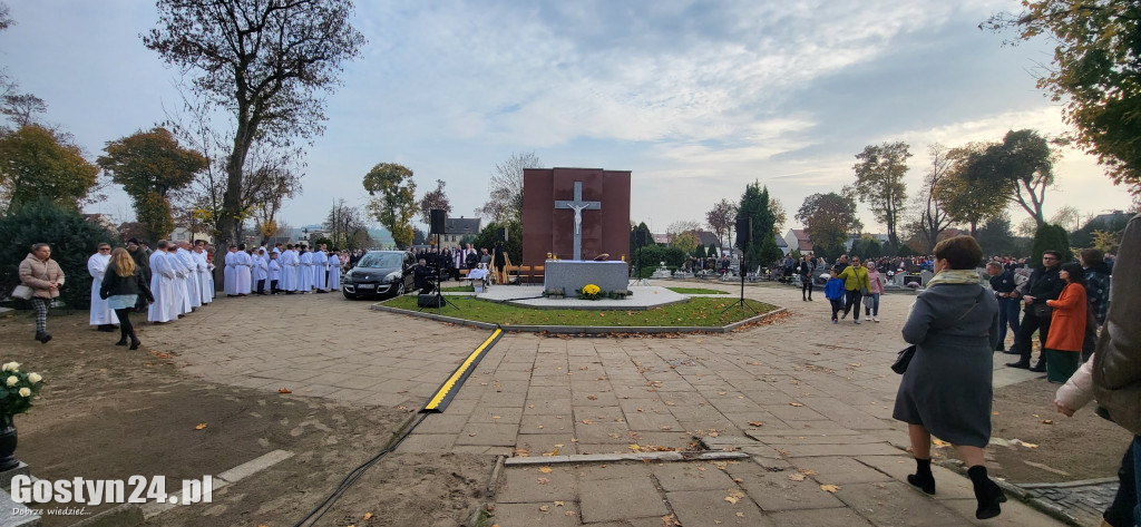 Msza święta na gostyńskim cmentarzu