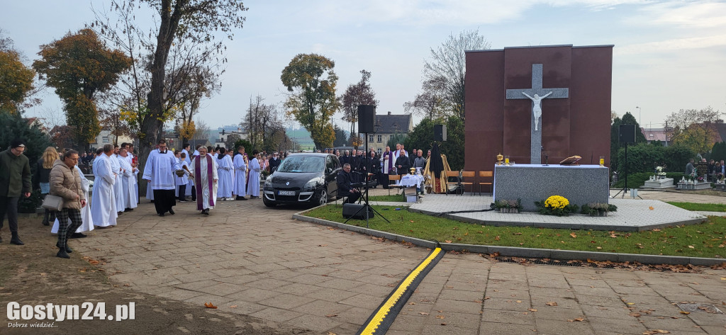 Msza święta na gostyńskim cmentarzu