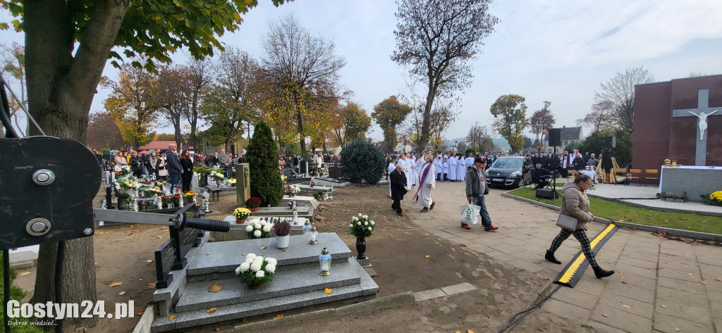 Msza święta na gostyńskim cmentarzu