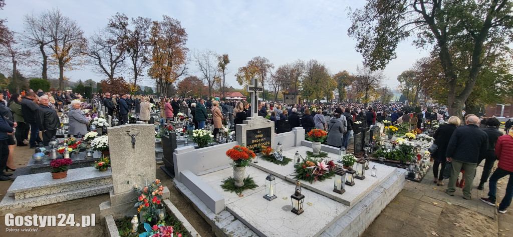 Msza święta na gostyńskim cmentarzu