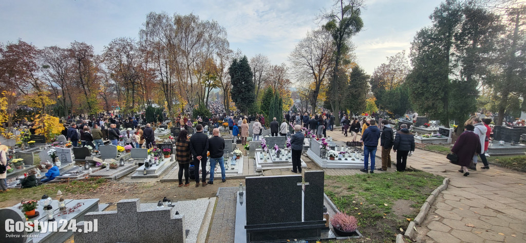 Msza święta na gostyńskim cmentarzu