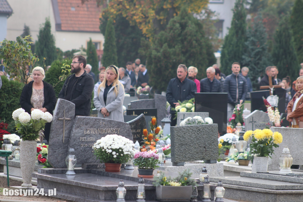 Msza święta na gostyńskim cmentarzu
