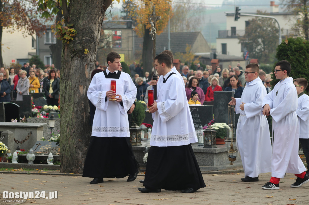 Msza święta na gostyńskim cmentarzu