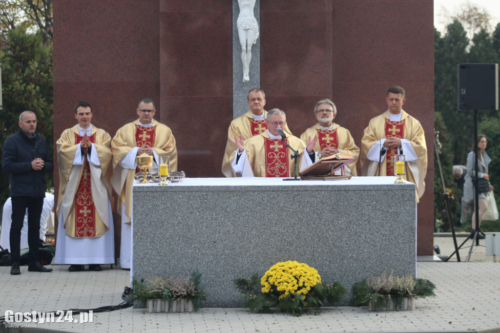 Msza święta na gostyńskim cmentarzu