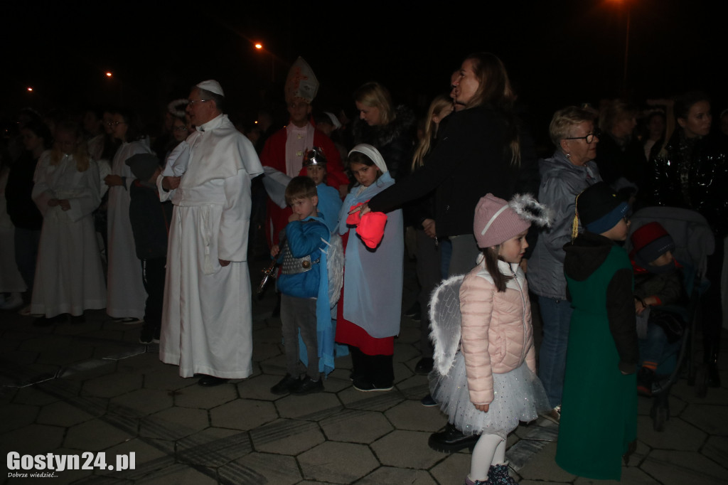 Pochód Holy Wins ulicami Gostynia