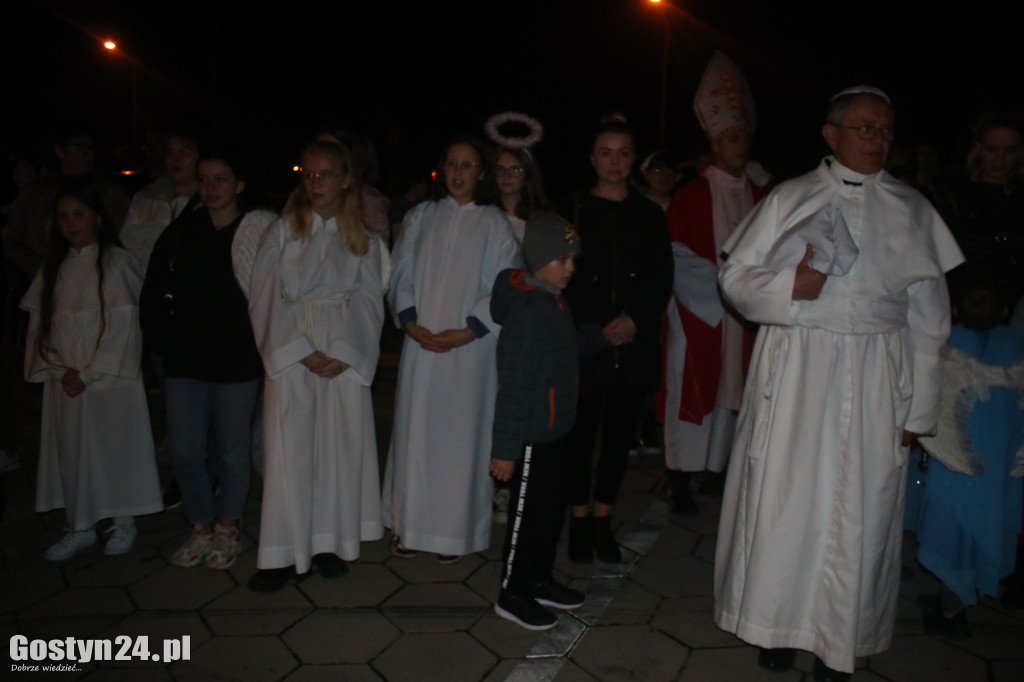 Pochód Holy Wins ulicami Gostynia