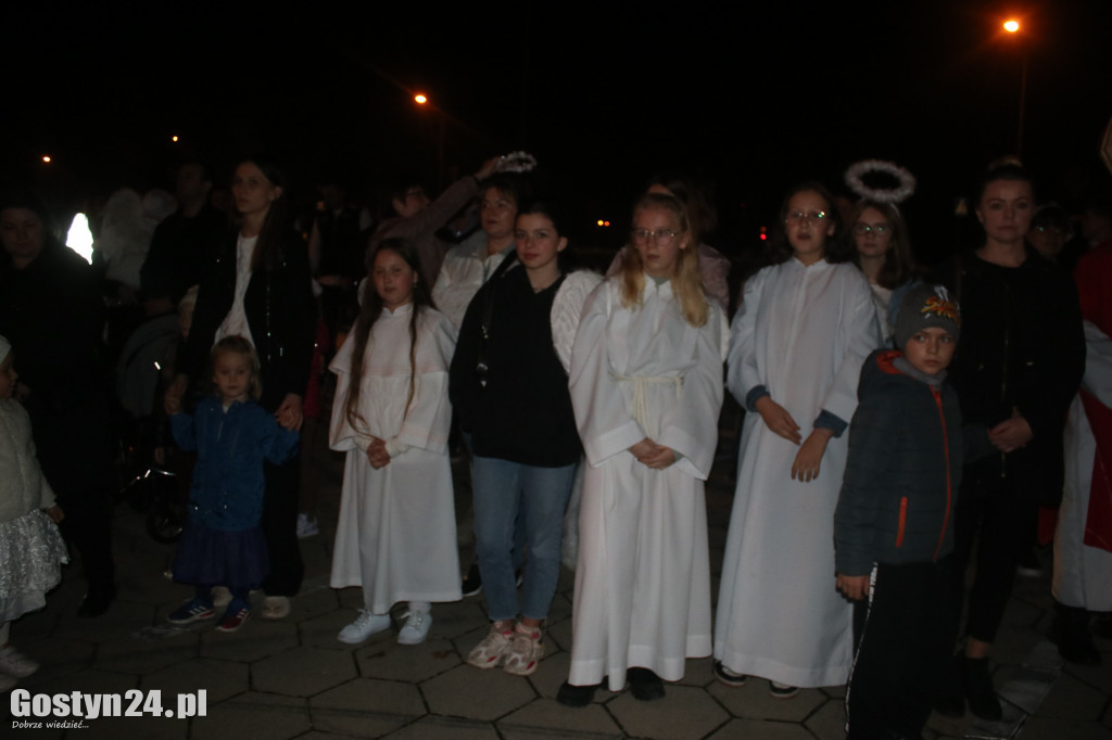 Pochód Holy Wins ulicami Gostynia