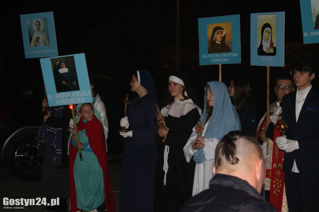 Pochód Holy Wins ulicami Gostynia