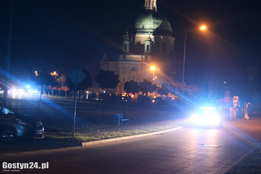 Pochód Holy Wins ulicami Gostynia