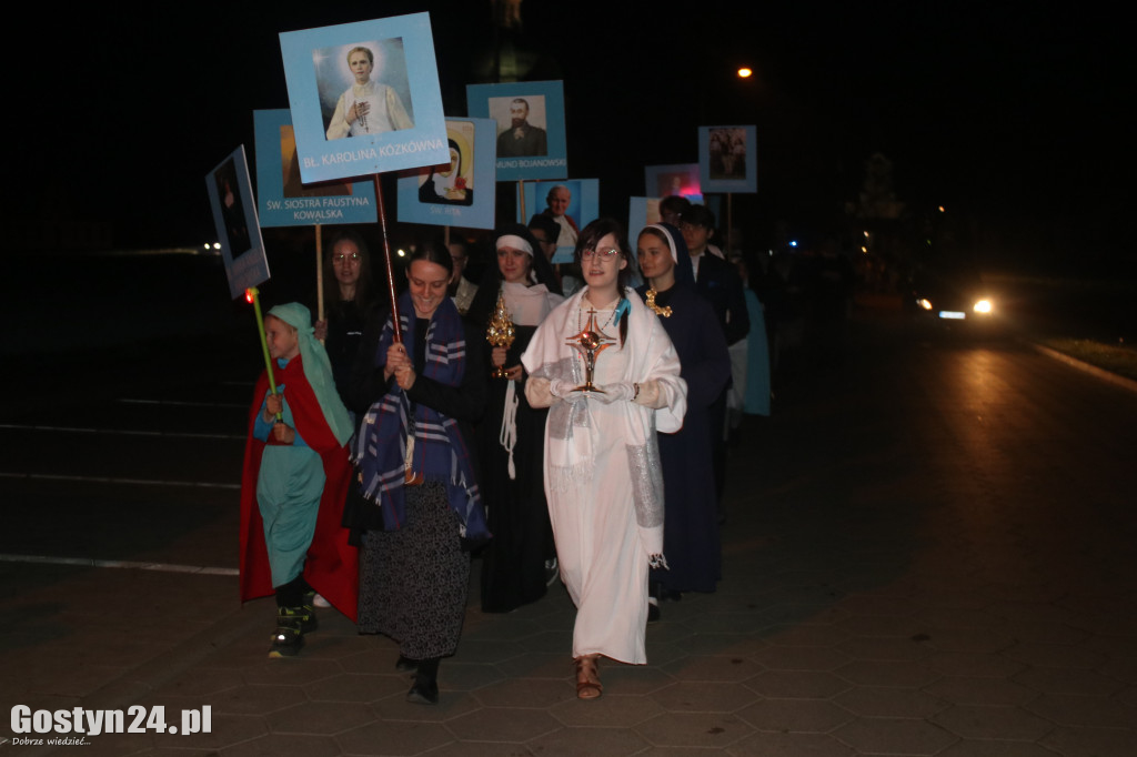 Pochód Holy Wins ulicami Gostynia
