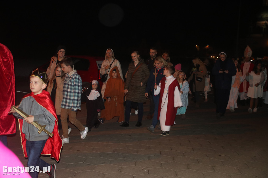 Pochód Holy Wins ulicami Gostynia