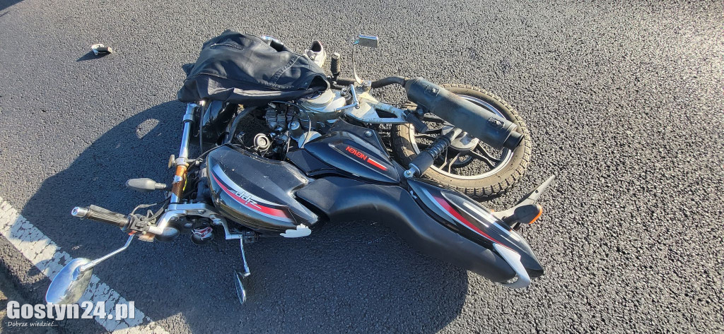 Zderzenie rowerzysty i motorowerzysty na K12