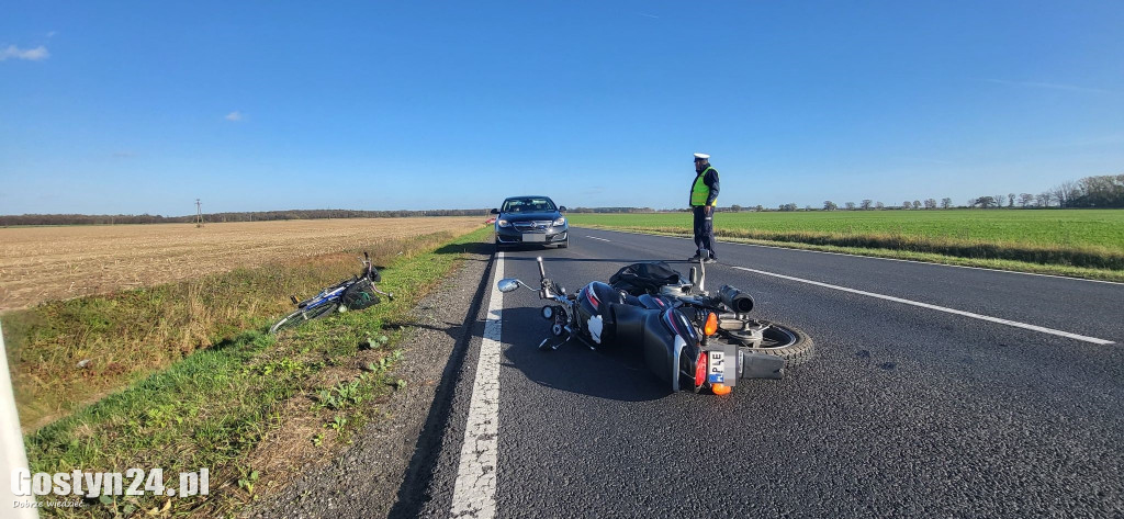 Zderzenie rowerzysty i motorowerzysty na K12