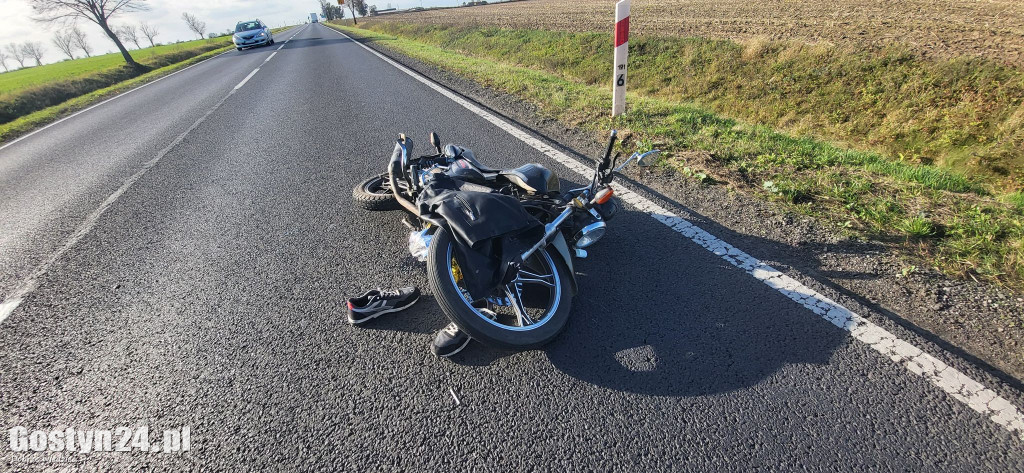 Zderzenie rowerzysty i motorowerzysty na K12