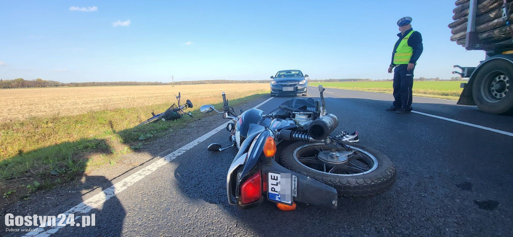 Zderzenie rowerzysty i motorowerzysty na K12