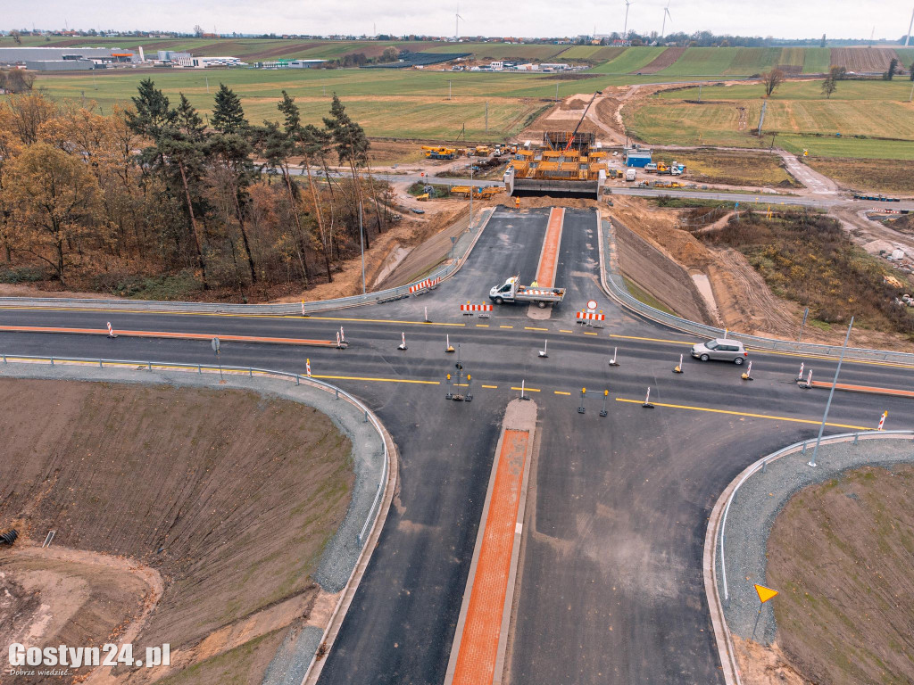 Najnowsze zdjęcia z budowy wiaduktu nad K12 Piaski-Gostyń