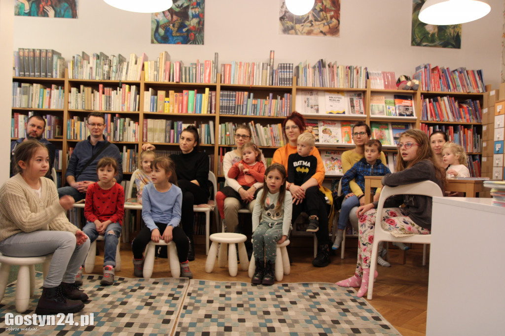 Dzień postaci z bajek w gostyńskiej bibliotece