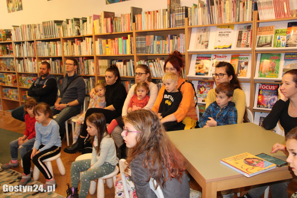 Dzień postaci z bajek w gostyńskiej bibliotece