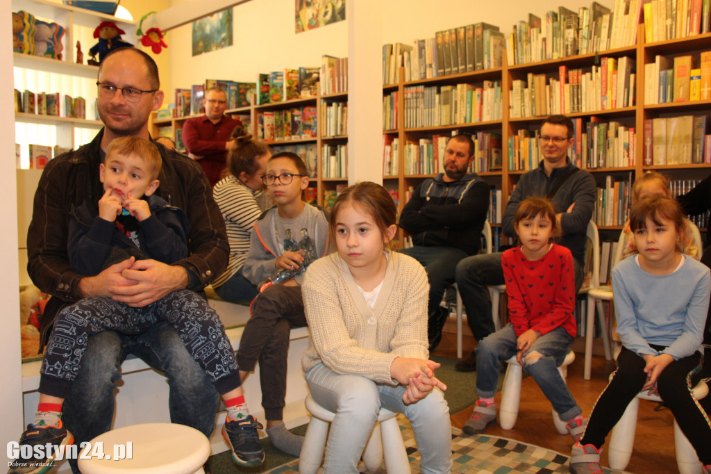 Dzień postaci z bajek w gostyńskiej bibliotece