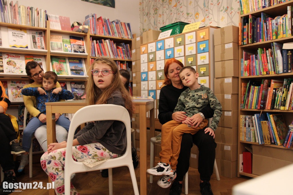 Dzień postaci z bajek w gostyńskiej bibliotece