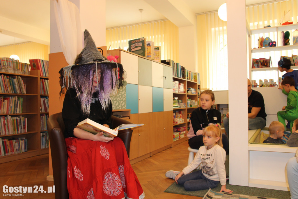 Dzień postaci z bajek w gostyńskiej bibliotece
