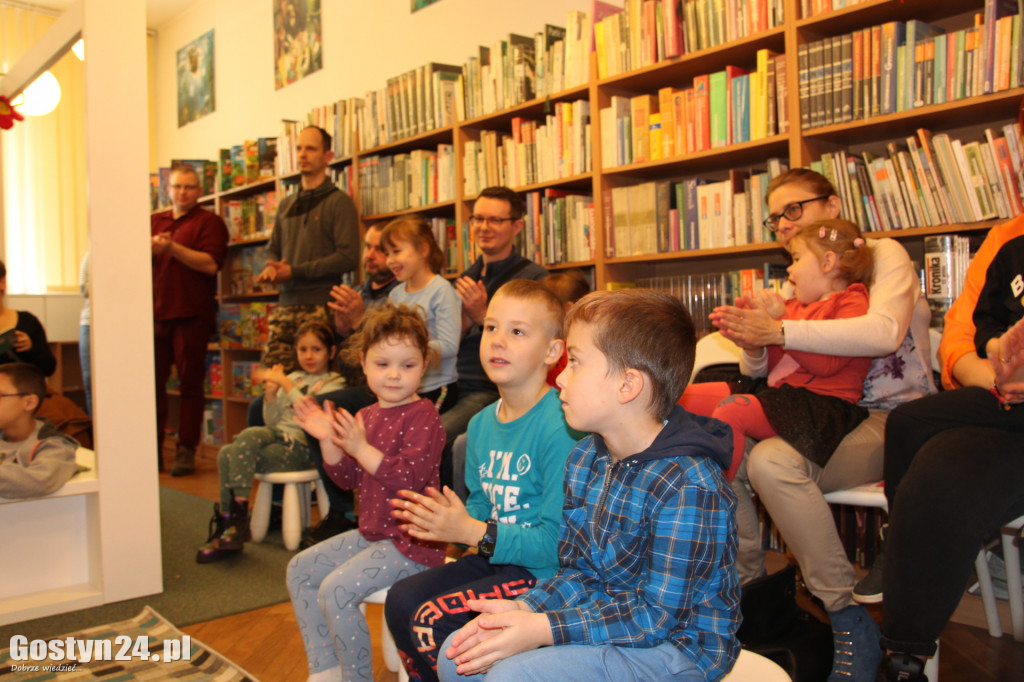 Dzień postaci z bajek w gostyńskiej bibliotece